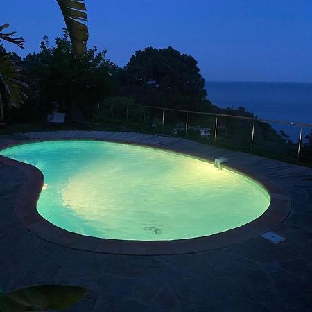 Villa Les Alizes Le Le Rayol-Canadel-sur-Mer Exteriör bild